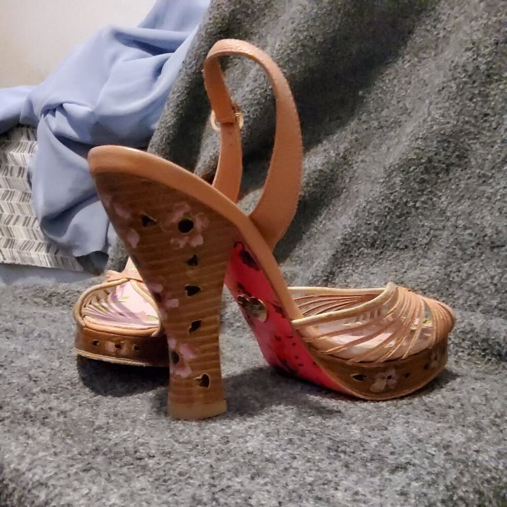 Betsey Johnson wood floral Platform Soft pink PIN UP 40s Heels Sandal 8